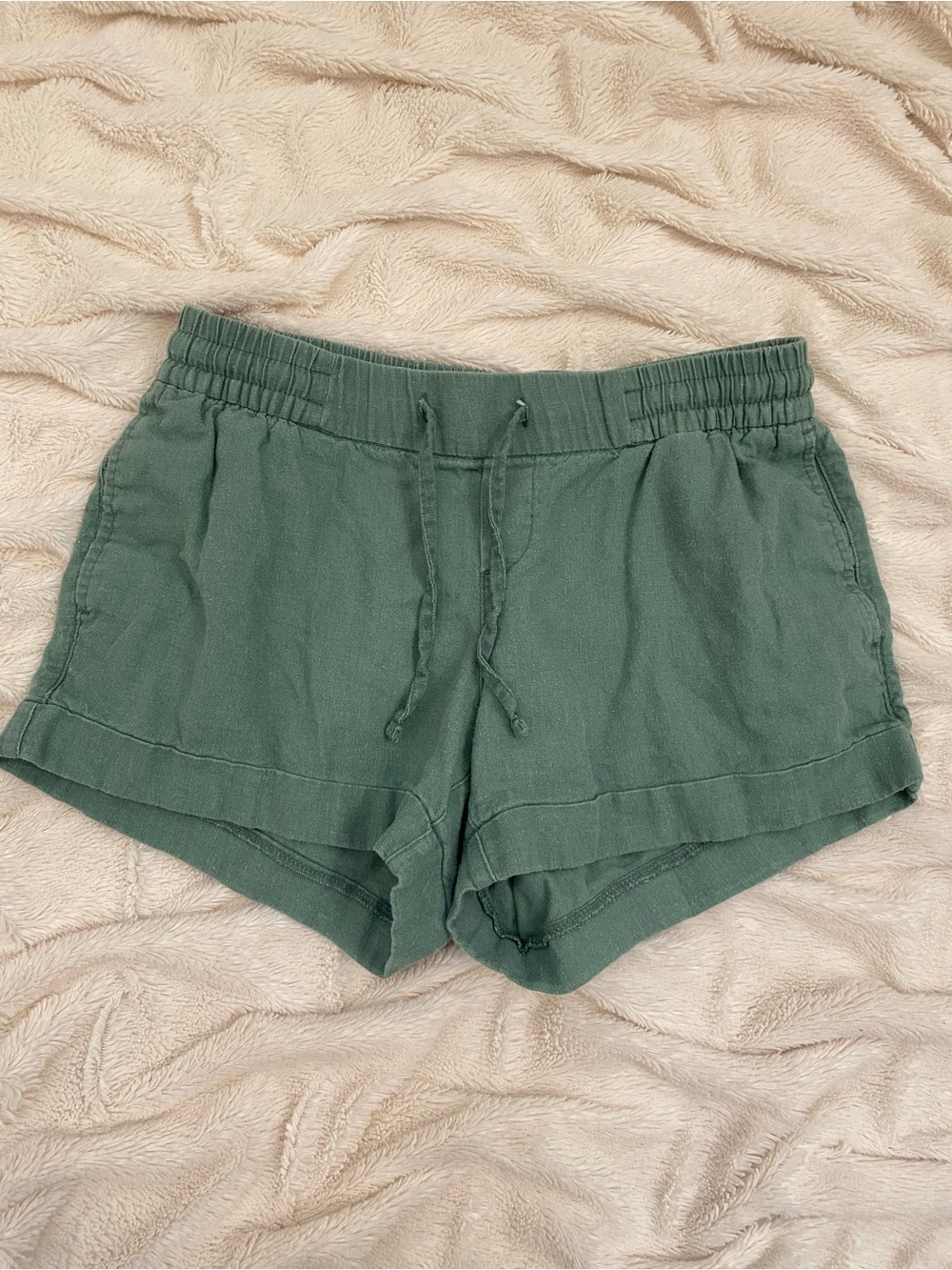 Old Navy mini low-rise shorts green Sz XS